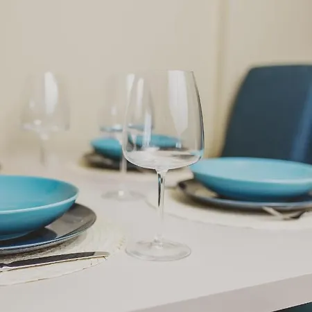 Sky - Free Garage شقة *